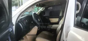 Toyota Land Cruiser 2010 Silver
