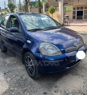 Toyota Vitz 2000 Blue