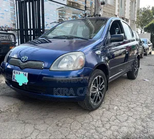 Toyota Vitz 2000 Blue