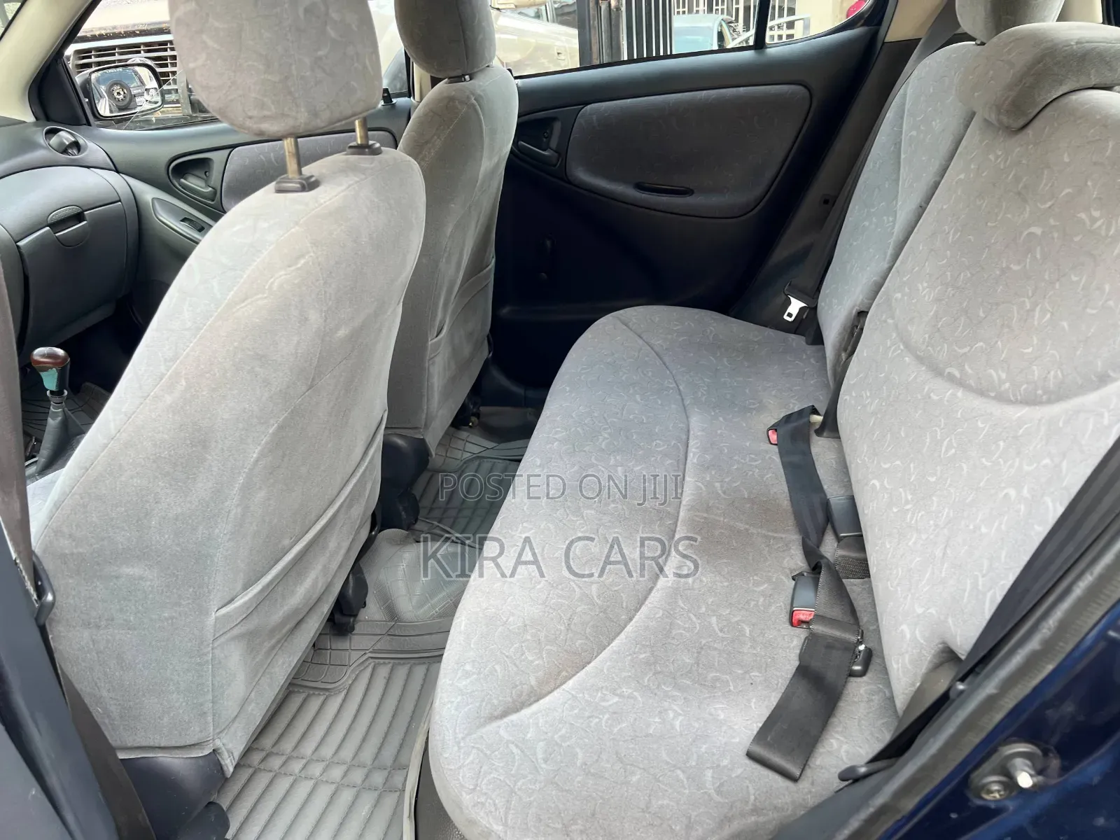 Toyota Vitz 2000 Blue