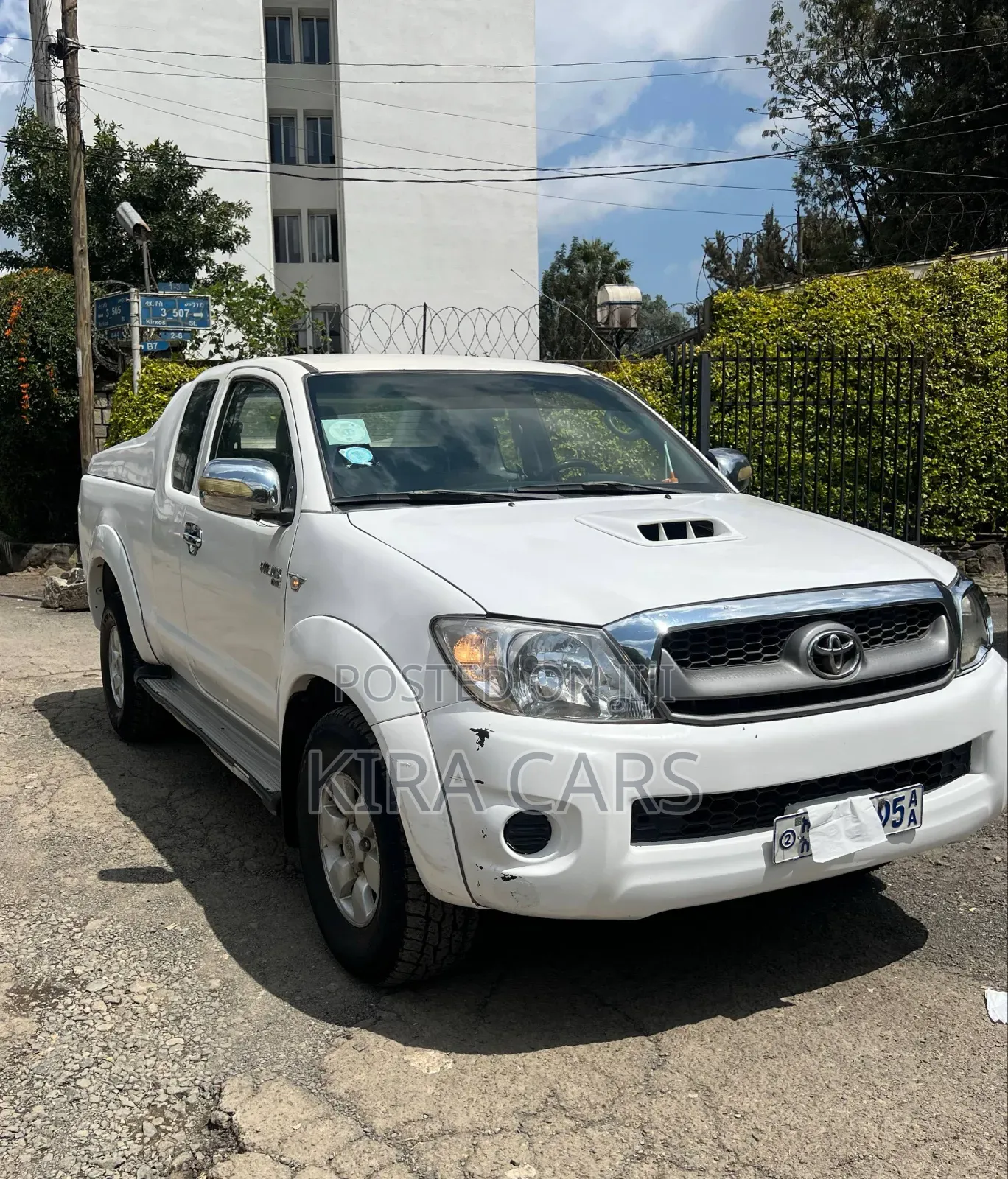 Toyota Hilux 2010 White