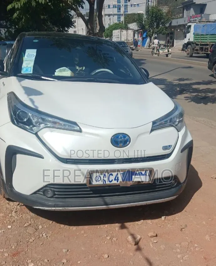 Toyota C-HR 2023