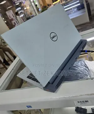 New Laptop Dell G15 5520 16GB Intel Core i7 SSD 512GB