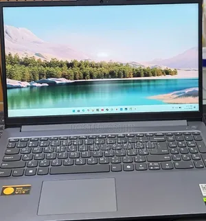New Laptop Lenovo LOQ 15IRH8 16GB Intel Core i5 SSD 512GB