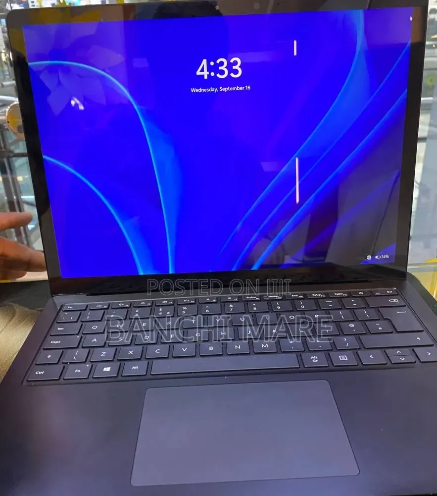 New Laptop Microsoft Surface 16GB Intel Core i7 SSD 512GB