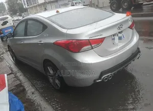 Hyundai Elantra 2013 Silver