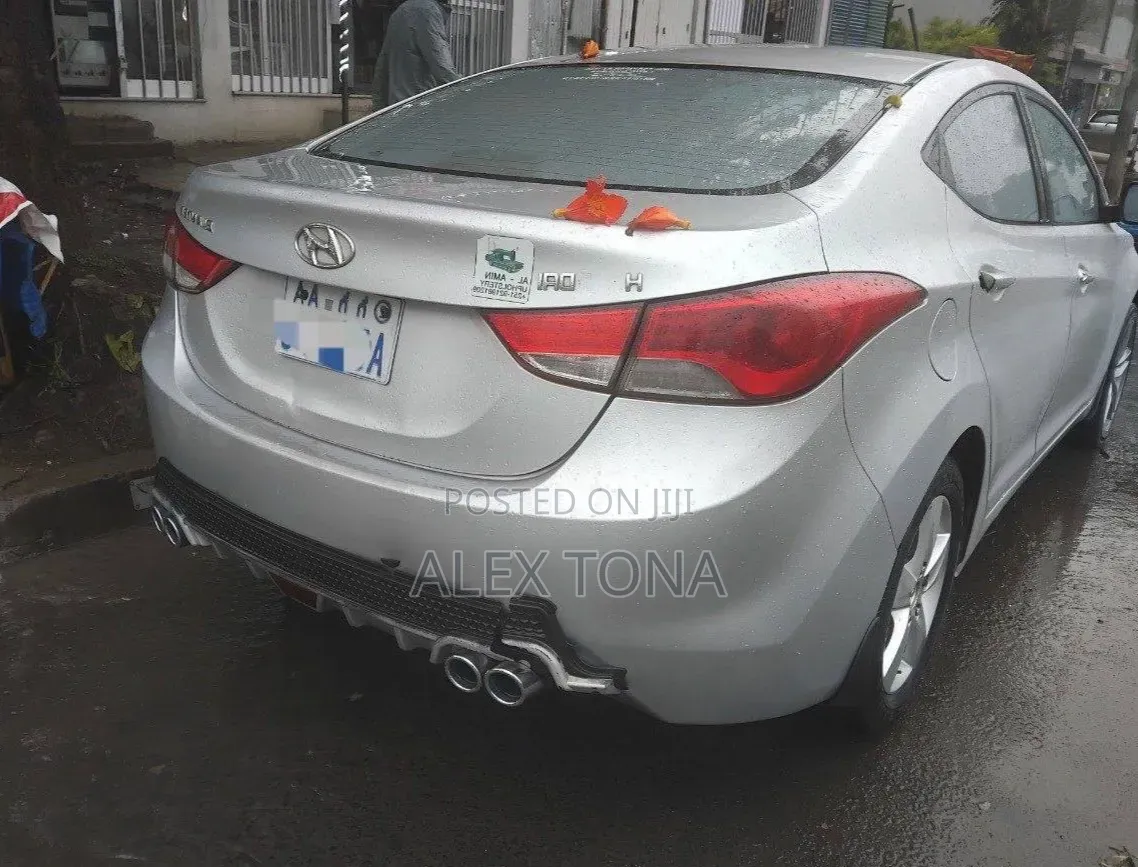 Hyundai Elantra 2013 Silver
