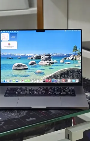 New Laptop Apple MacBook Pro 2022 M2 16GB Apple M2 SSD 512GB