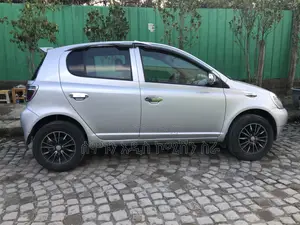 Toyota Vitz 1.0 FWD 5dr 2000 Silver