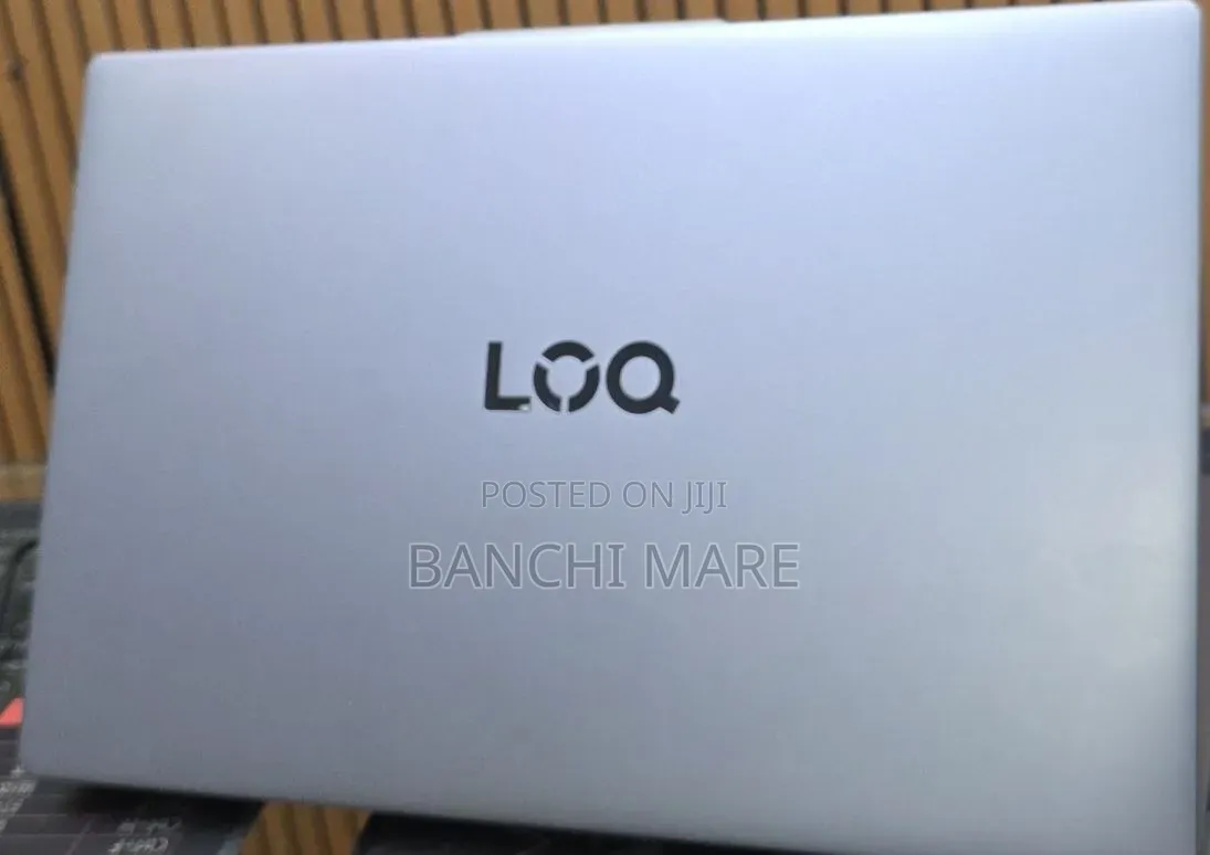 New Laptop Lenovo LOQ 15ARP9 12GB Intel Core i5 SSD 512GB