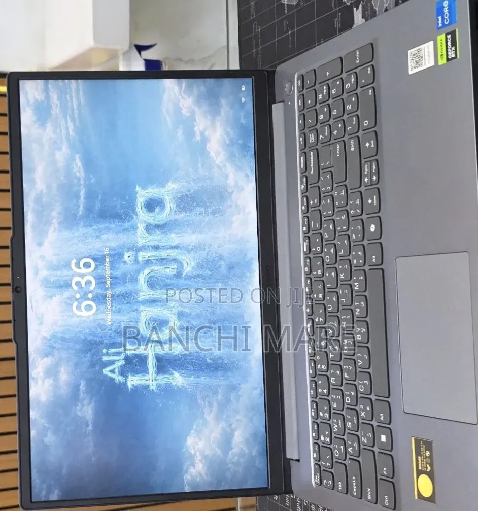 New Laptop Lenovo LOQ 15ARP9 12GB Intel Core i5 SSD 512GB