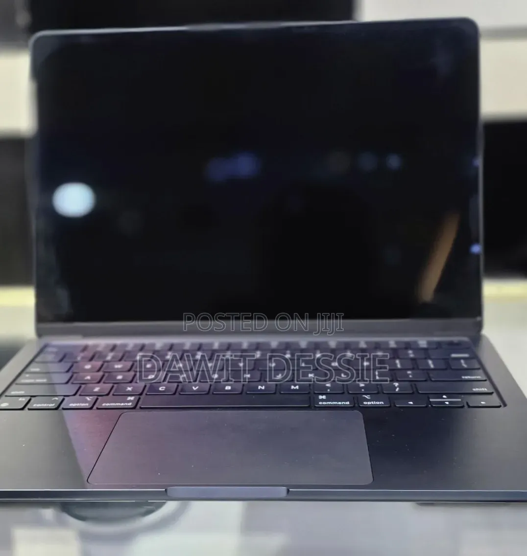 New Laptop Apple MacBook Air 2024 M3 8GB Apple M3 SSD 256GB