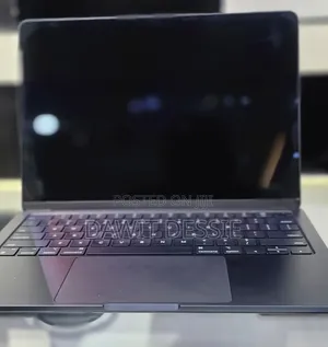 New Laptop Apple MacBook Air 2024 M3 8GB Apple M3 SSD 256GB