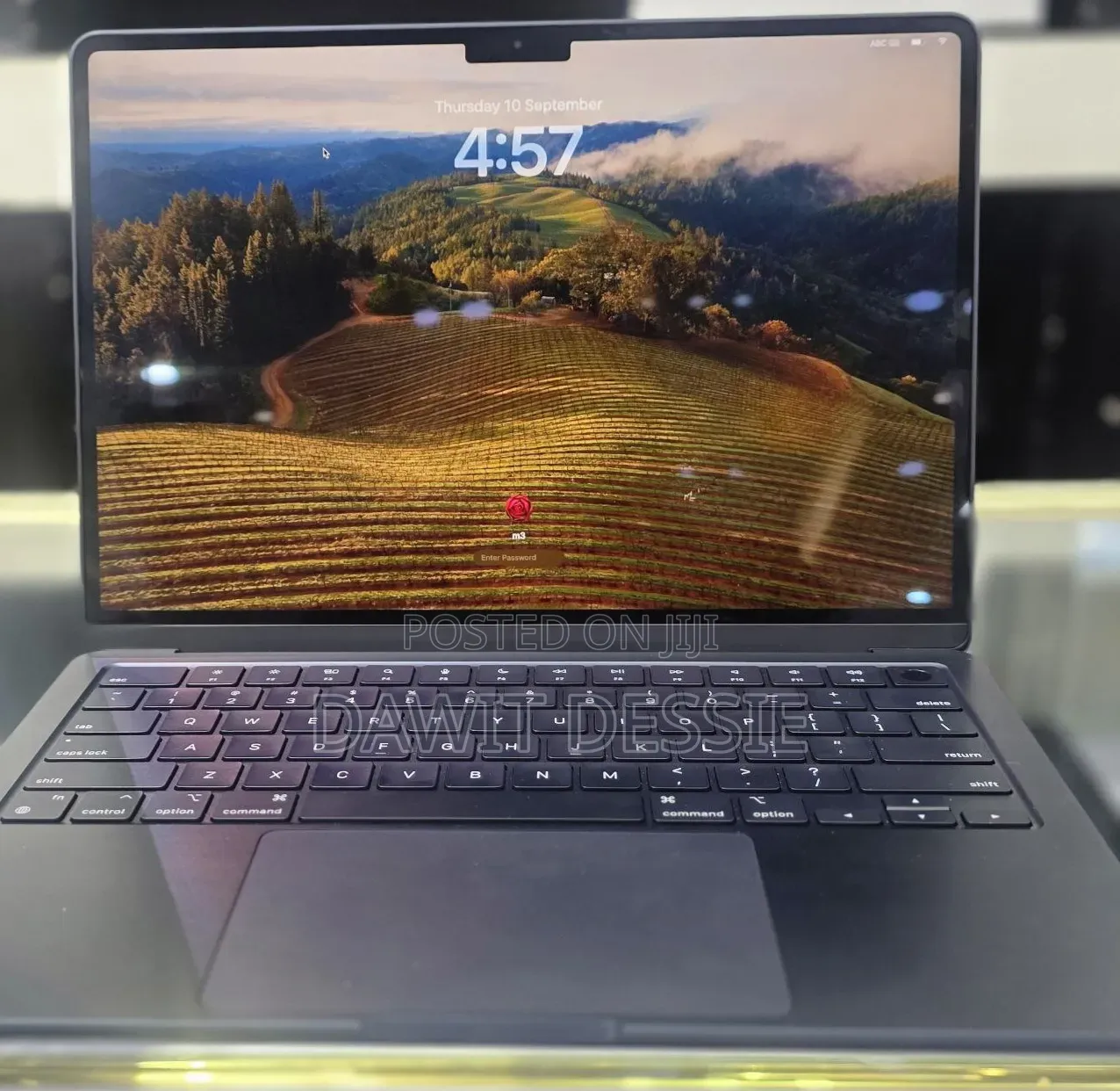 New Laptop Apple MacBook Air 2024 M3 8GB Apple M3 SSD 256GB