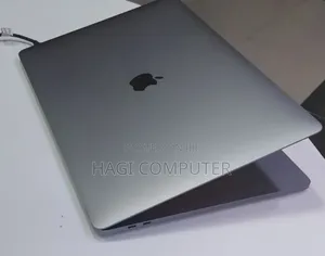New Laptop Apple MacBook Pro 2017 16GB Intel Core i7 SSD 512GB