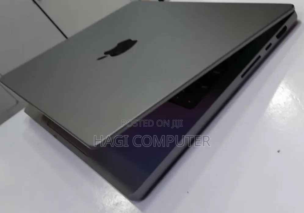 New Laptop Apple MacBook Pro 2021 M1 32GB Apple M1 Pro SSD 512GB
