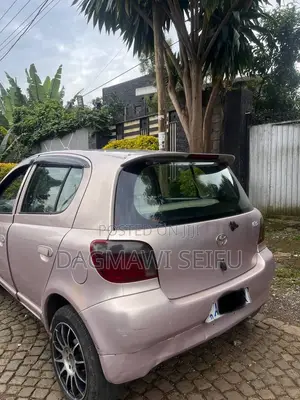 Toyota Vitz 2001 Pink
