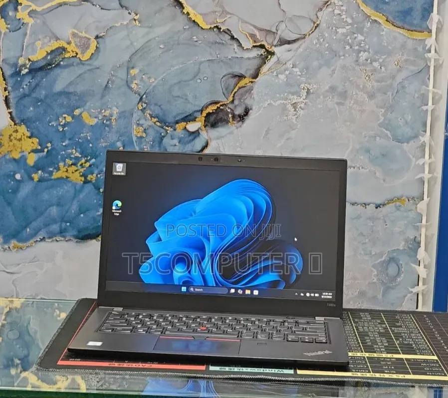New Laptop Lenovo ThinkPad T480s 8GB Intel Core i7 SSD 256GB