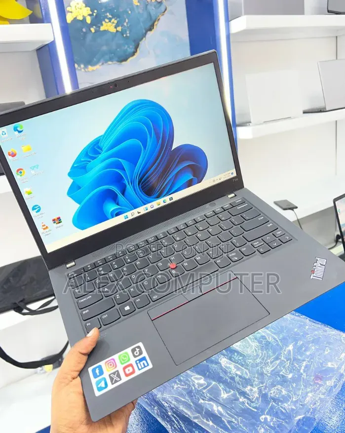 New Laptop Lenovo ThinkPad T14 G1 32GB Intel Core i7 SSD 512GB