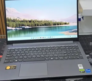 New Laptop Lenovo LOQ 15IRH8 16GB Intel Core i5 SSD 512GB