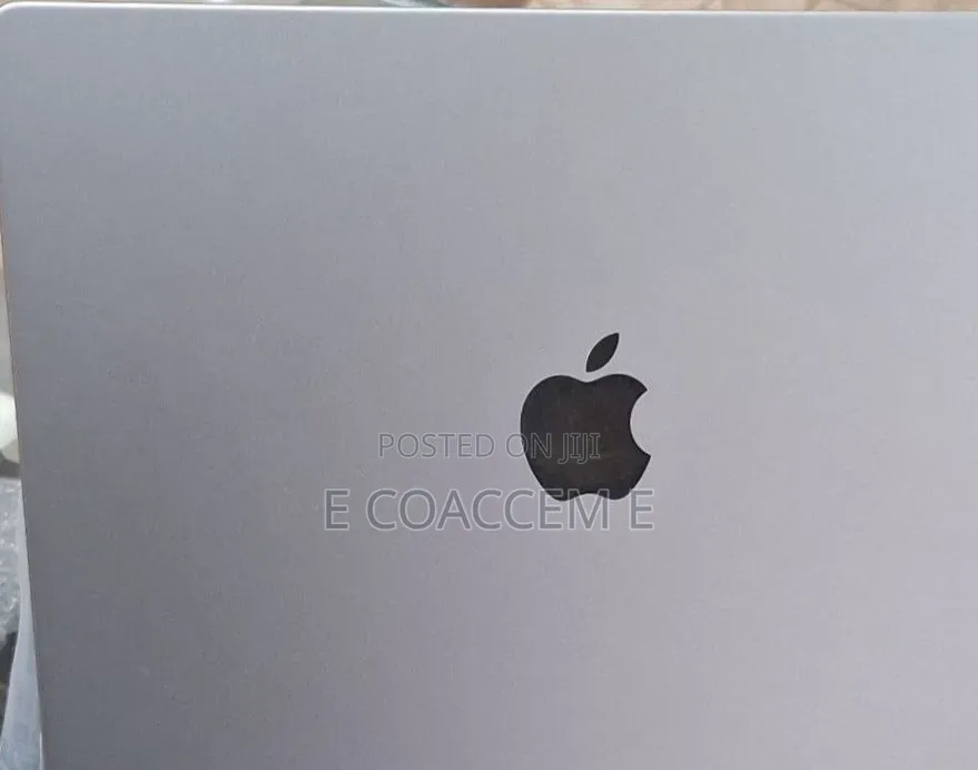 New Laptop Apple MacBook 32GB SSD 1T