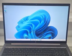 New Laptop HP ZBook Firefly G8 16GB Intel Core i7 SSD 512GB