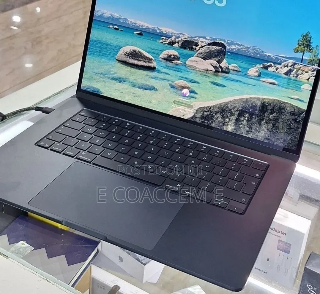 New Laptop Apple MacBook Air 2025 M4 16GB SSD 256GB