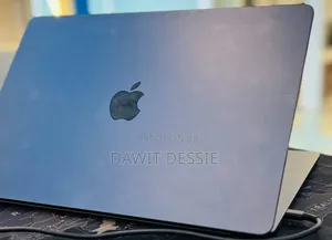 New Laptop Apple MacBook Air 2024 M3 8GB Apple M3 SSD 256GB