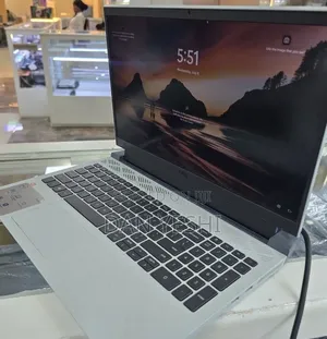 New Laptop Dell G15 5510 16GB Intel Core i7 SSD 512GB