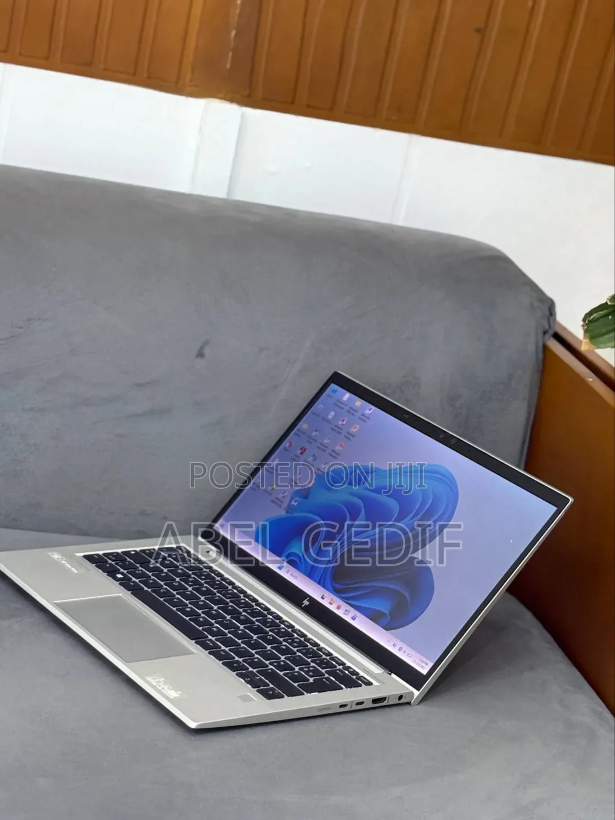 New Laptop HP EliteBook 830 G8 16GB Intel Core i5 SSD 512GB