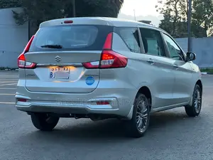 Suzuki Ertiga 2021 Silver