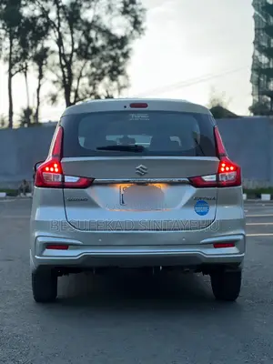 Suzuki Ertiga 2021 Silver