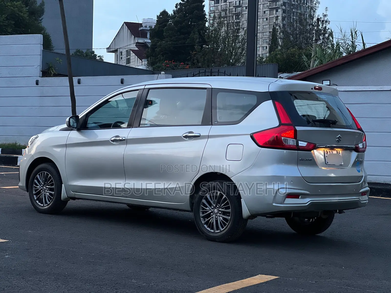 Suzuki Ertiga 2021 Silver