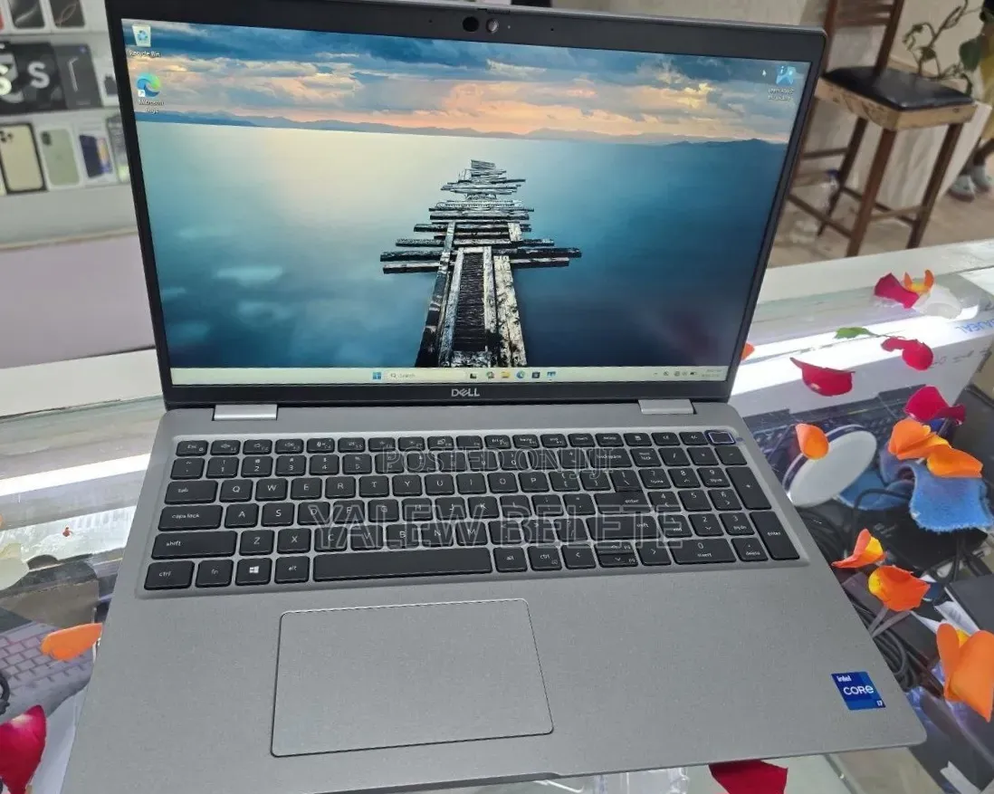 New Laptop Dell Precision 3560 8GB Intel Core i7 SSD 512GB