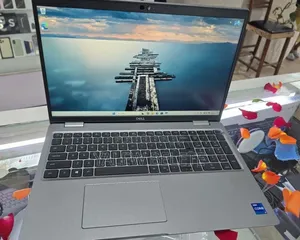 New Laptop Dell Precision 3560 8GB Intel Core i7 SSD 512GB