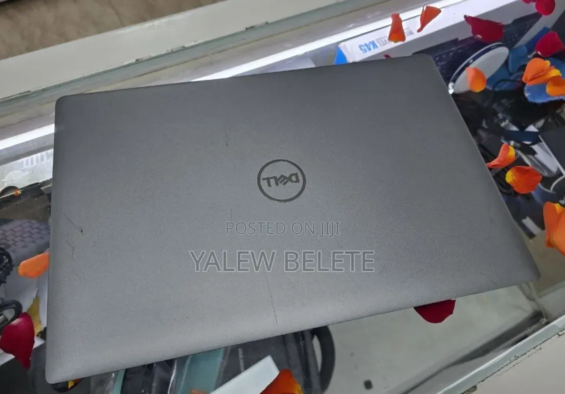 New Laptop Dell Precision 3560 8GB Intel Core i7 SSD 512GB