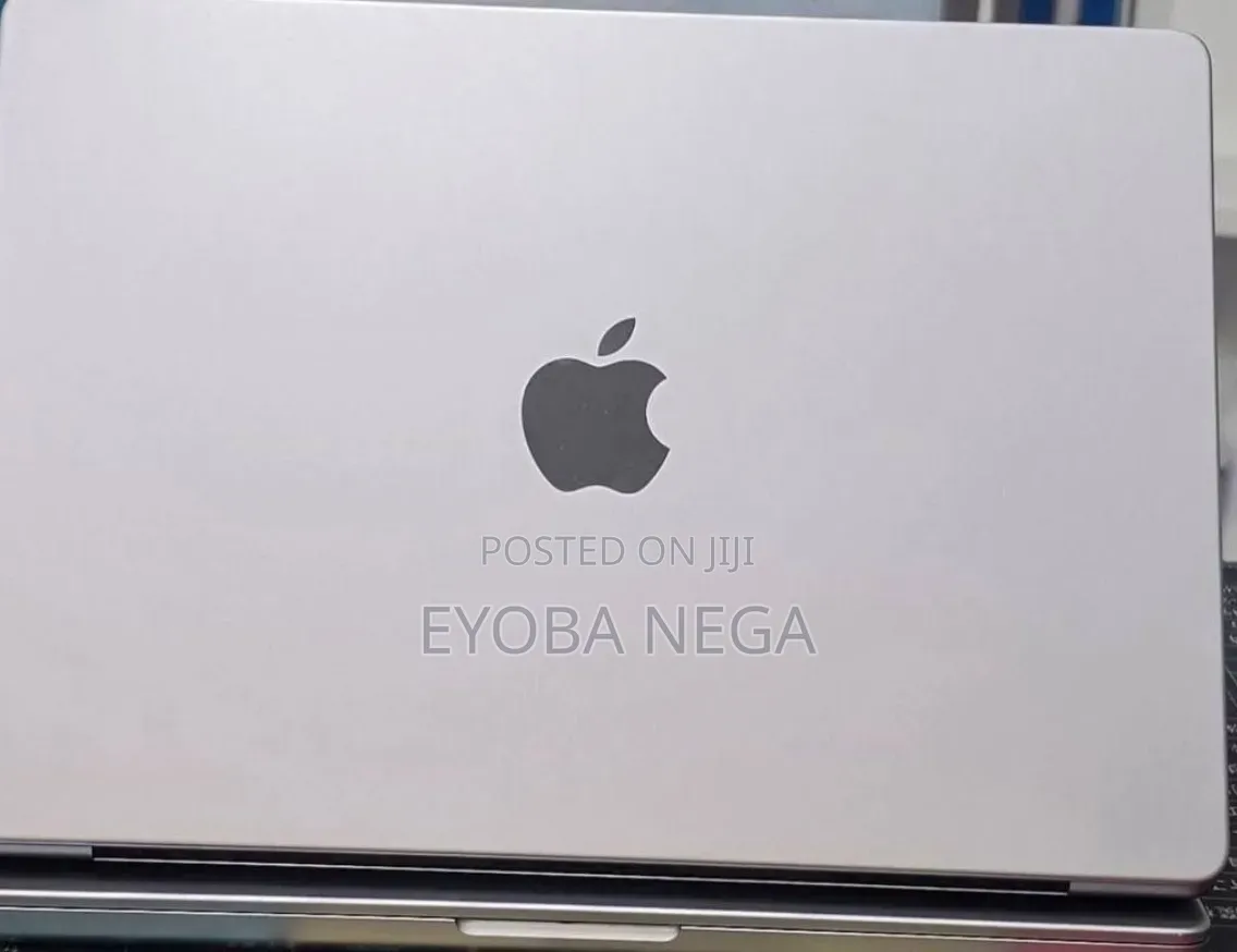 New Laptop Apple MacBook Pro 2020 M1 32GB Apple M1 Pro SSD 1T