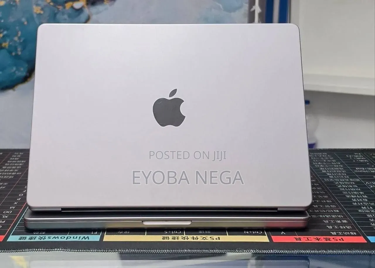 New Laptop Apple MacBook Pro 2020 M1 32GB Apple M1 Pro SSD 1T