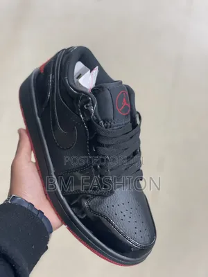 Air Jordan 1 Low Full Black Sneakers ( )