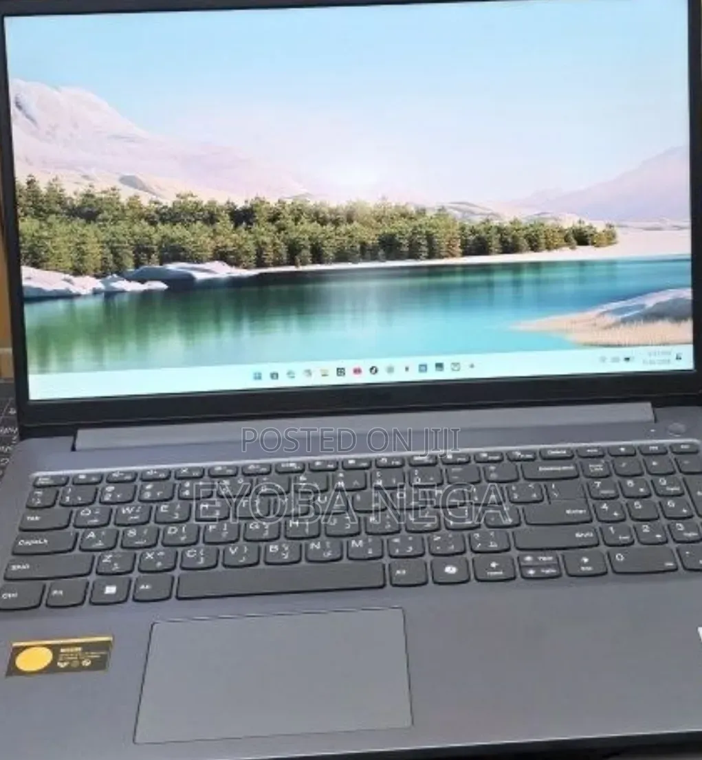 New Laptop Lenovo LOQ 15AHP10 16GB Intel Core i5 SSD 512GB