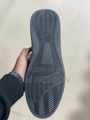 Clarks Smooth Leather Flats in Full Black