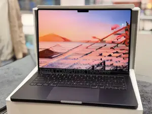 New Laptop Apple MacBook Pro 2025 M5 16GB Apple M5 SSD 1T