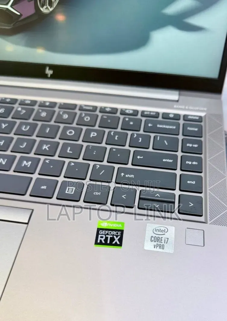 New Laptop HP ZBook Firefly G8 16GB Intel Core i7 SSD 512GB