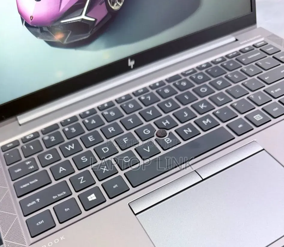 New Laptop HP ZBook Firefly G8 16GB Intel Core i7 SSD 512GB