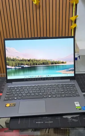 New Laptop Lenovo LOQ 15AHP10 12GB Intel Core i5 SSD 512GB