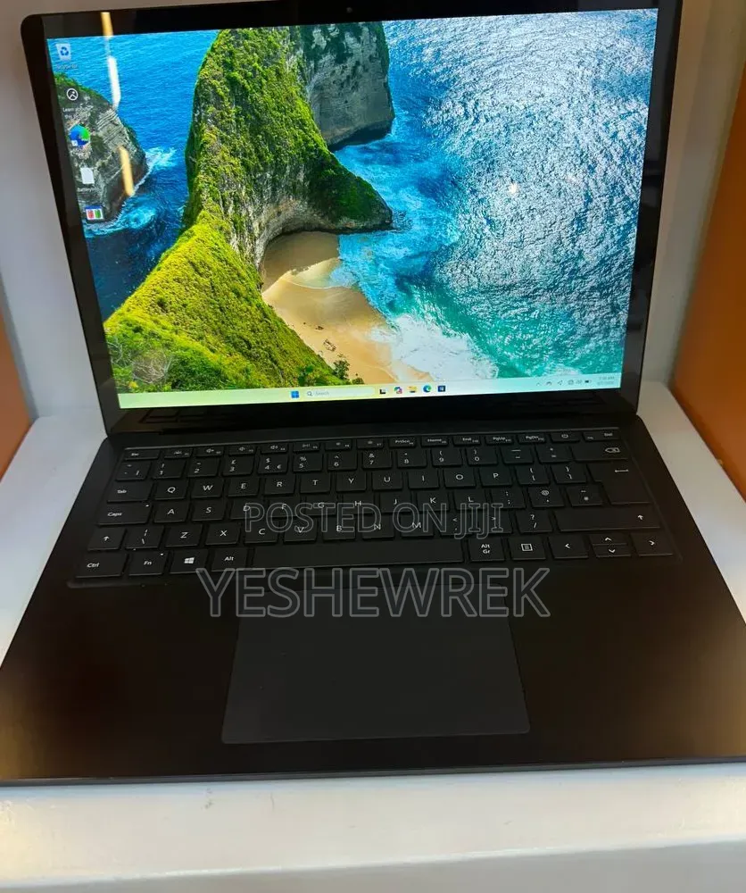New Laptop Microsoft Surface 16GB Intel Core i7 SSD 512GB
