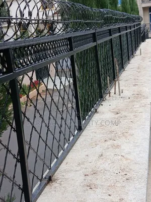 X X ( Diamond ) Razor Wire Fence