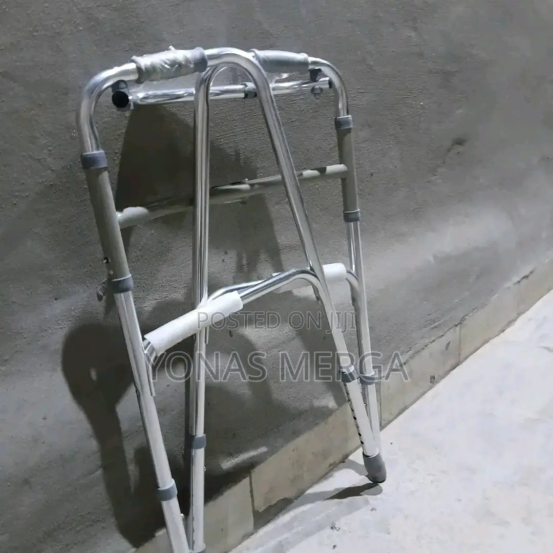 Aluminum walker格宙Walker Features a Wide Frame With a Great