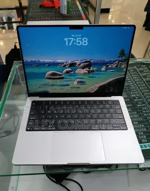 New Laptop Apple MacBook Pro 2025 M5 16GB Apple M5 SSD 512GB