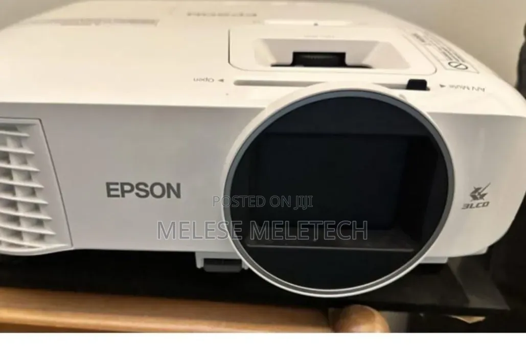 Epson EH-TW5700 Projector